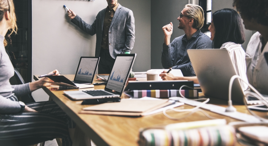 Empresas à venda: 10 dicas fundamentais para elaborar o contrato de venda de empresas