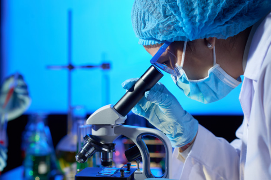 Laboratório à venda, um ramo que cresce mesmo em meio de crise