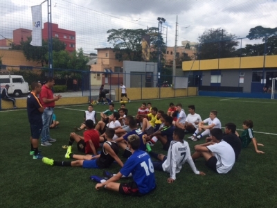 Vendo Academia de futebol do Ronaldo Fenômeno.