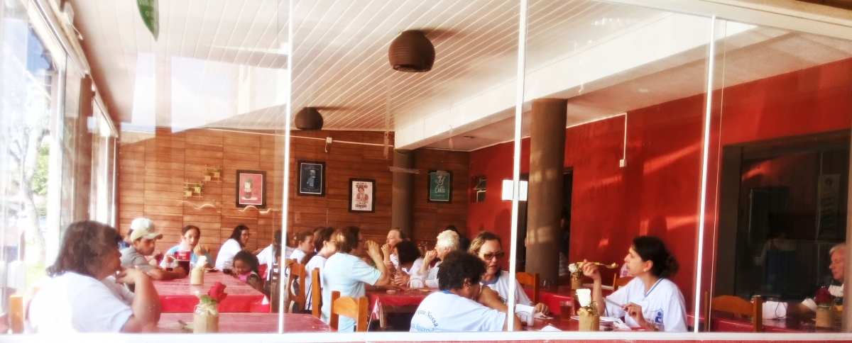 RESTAURANTE COMPLETO COM CLIENTELA E LUCRANDO