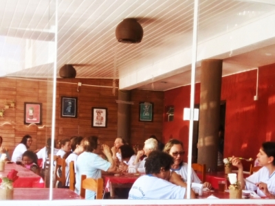 RESTAURANTE COMPLETO COM CLIENTELA E LUCRANDO