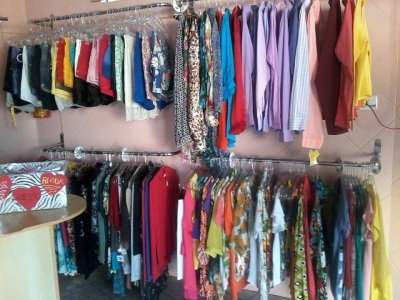 Vende-se Loja de Roupas Completa