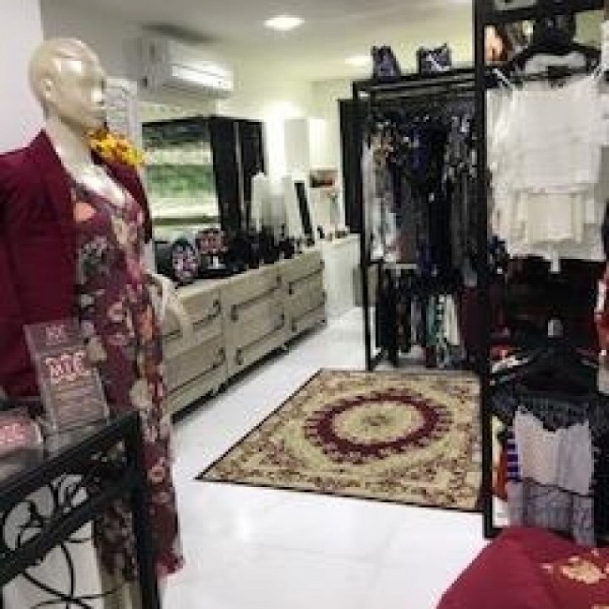 Loja de roupas e acessorios best sale femininos
