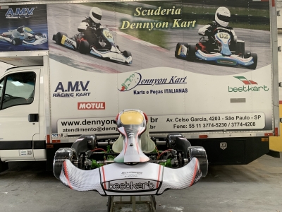 EMPRESA DE KART DE COMPETIÇÃO ITALIANO