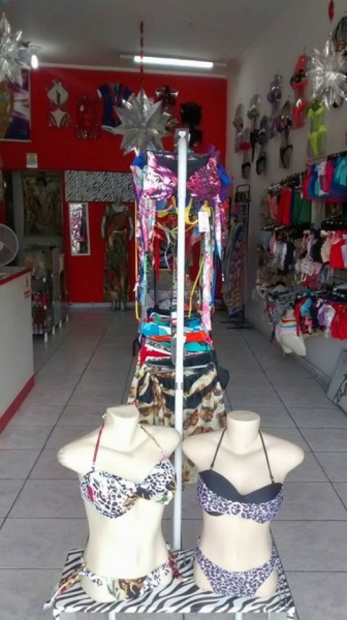 VENDO LOJA PORTA FECHADA MODA PRAIA, INTIMA E SEX SHOP.