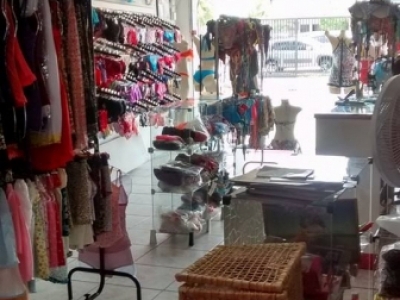 VENDO LOJA PORTA FECHADA MODA PRAIA, INTIMA E SEX SHOP.