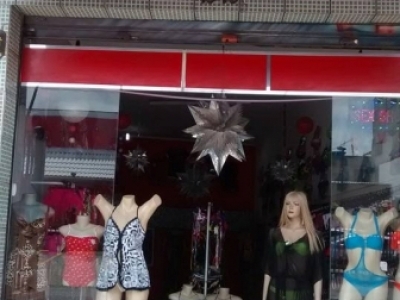 VENDO LOJA PORTA FECHADA MODA PRAIA, INTIMA E SEX SHOP.