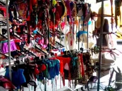 VENDO LOJA PORTA FECHADA MODA PRAIA, INTIMA E SEX SHOP.