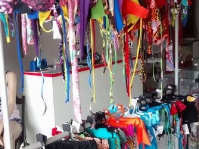 VENDO LOJA PORTA FECHADA MODA PRAIA, INTIMA E SEX SHOP.