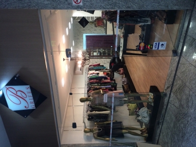 Passo ponto de loja de roupas e acessórios , calçados e bolsas , a 22anos no local , excelente clientela !