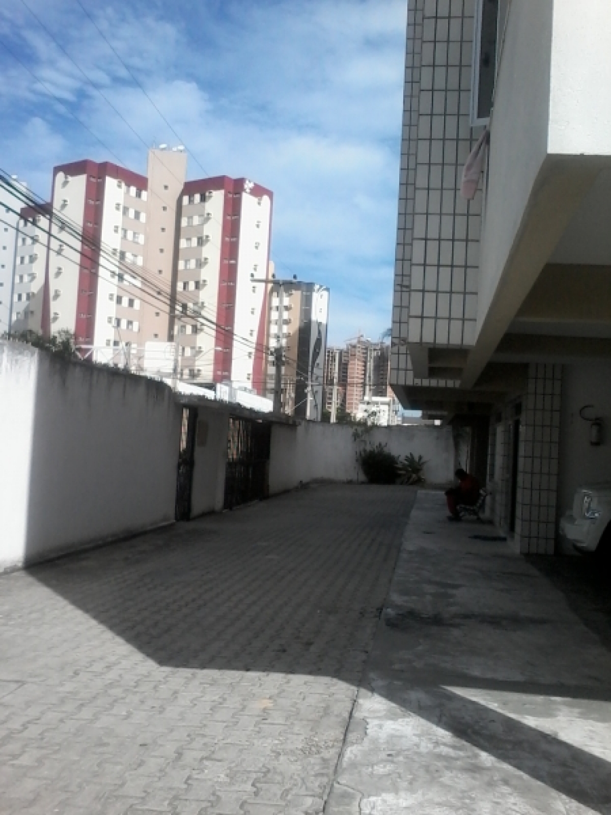 ótimo para pousada,etc...CONDOMÍNIO COM 06 APARTAMENTOS COM 100M² ÁREA TOTAL 554M²