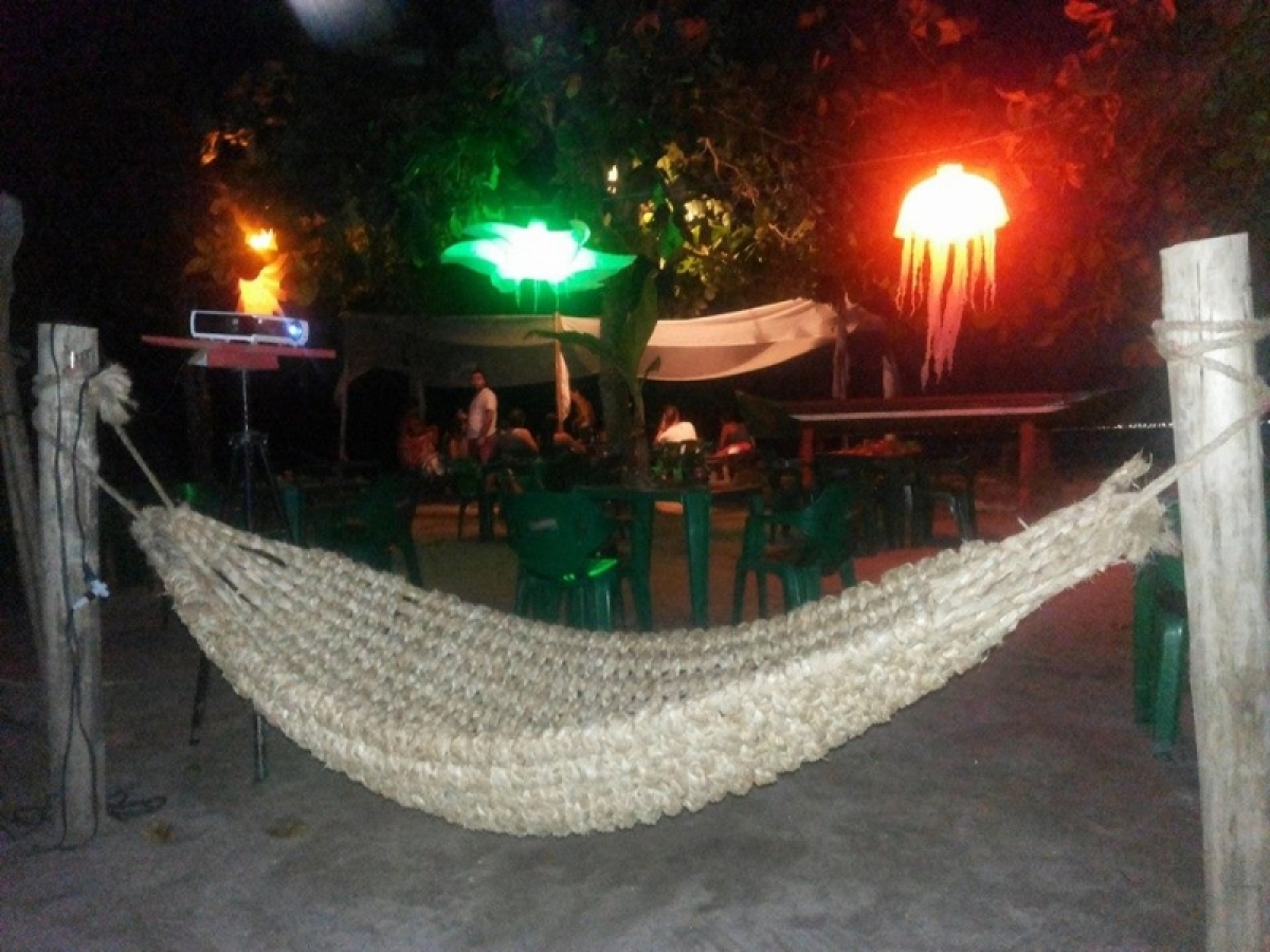 RESTAURANTE - PIZZARIA E CACHACARIA PE NA AREIA EM UBATUBA