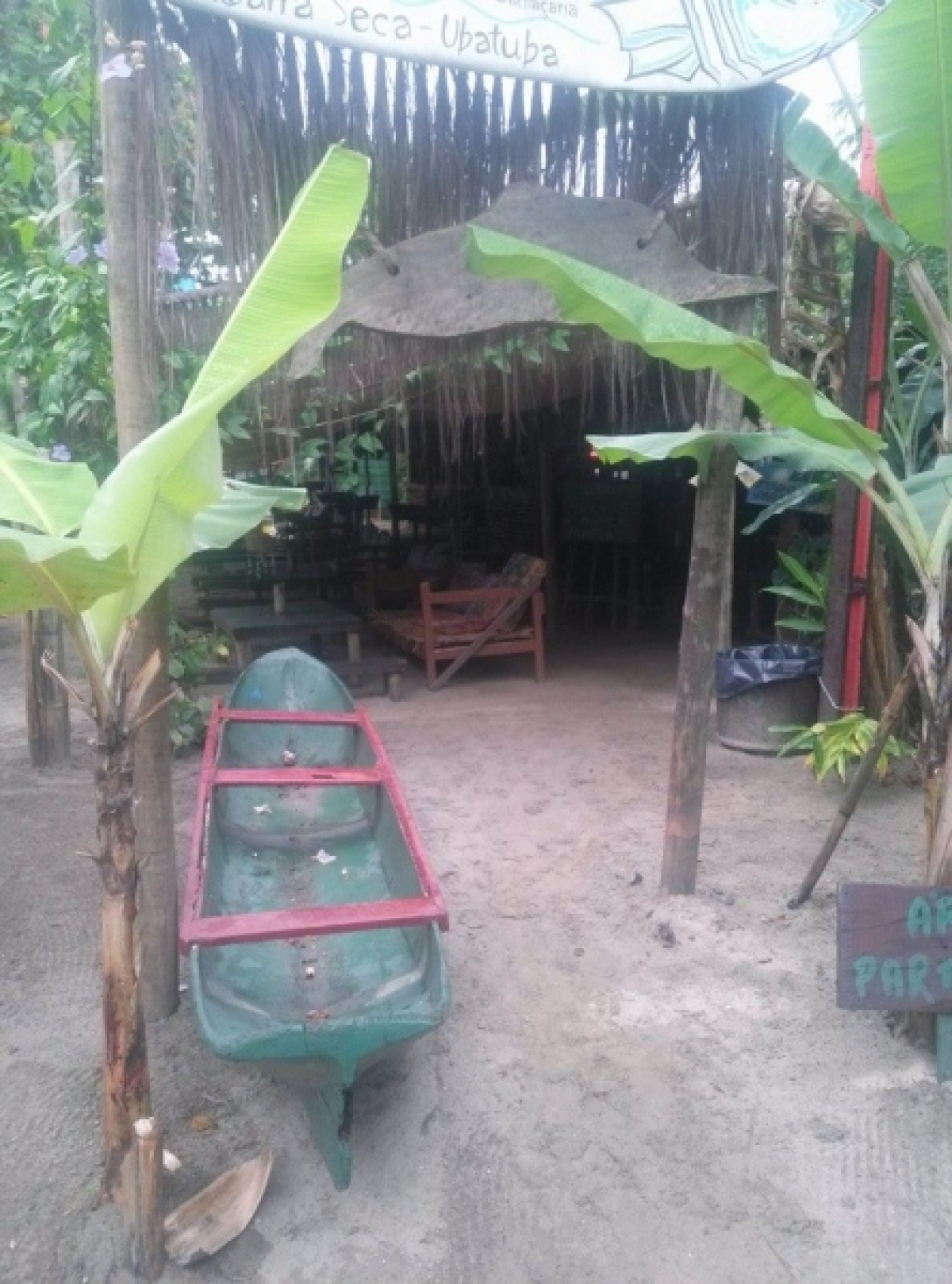 RESTAURANTE - PIZZARIA E CACHACARIA PE NA AREIA EM UBATUBA