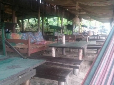 RESTAURANTE - PIZZARIA E CACHACARIA PE NA AREIA EM UBATUBA