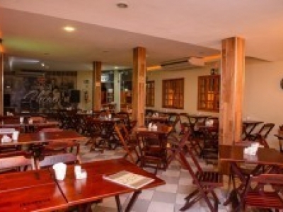 Bar/Restaurante no Eng. de Dentro