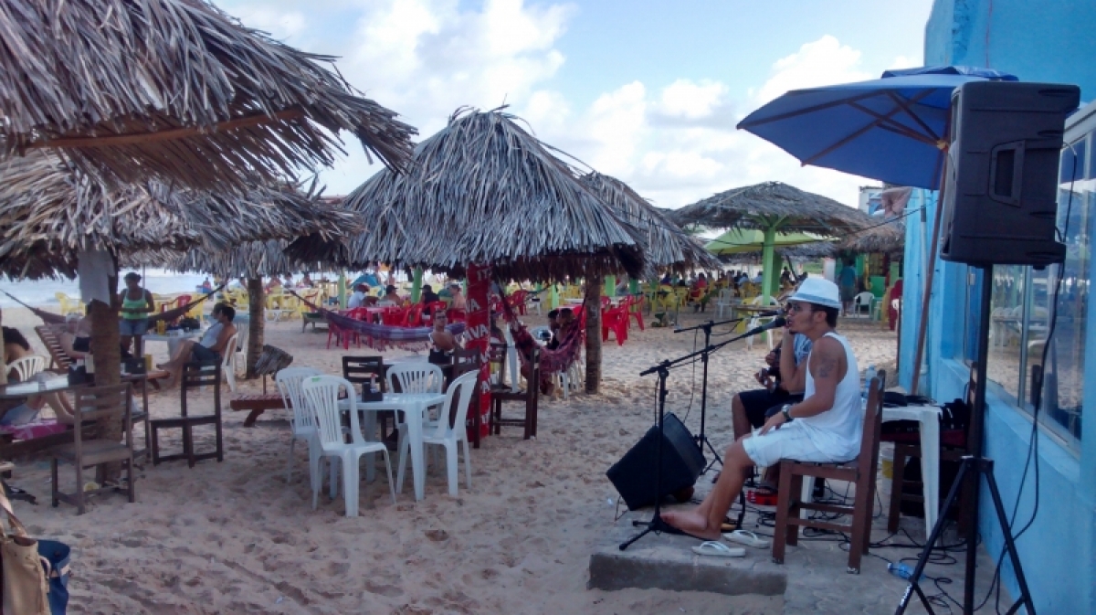 RESTAURANTE A BEIRA MAR.