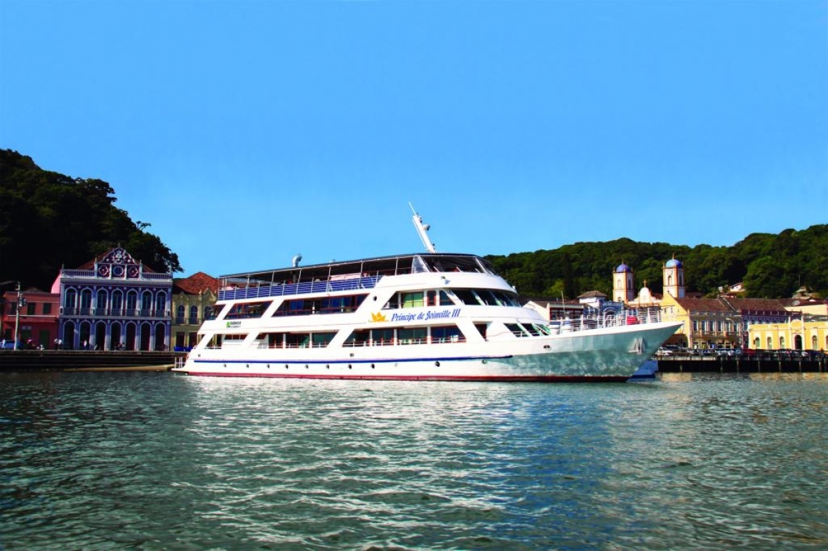 Barco de turismo à venda