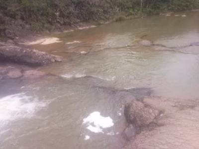 Fazenda com 1.300 hect pastos e campos  muita  agua e reflorestamento em Biguaçu sc