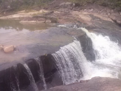 Fazenda com 1.300 hect pastos e campos  muita  agua e reflorestamento em Biguaçu sc