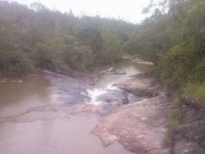 Fazenda com 1.300 hect pastos e campos  muita  agua e reflorestamento em Biguaçu sc