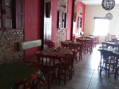 Restaurante bem localizado