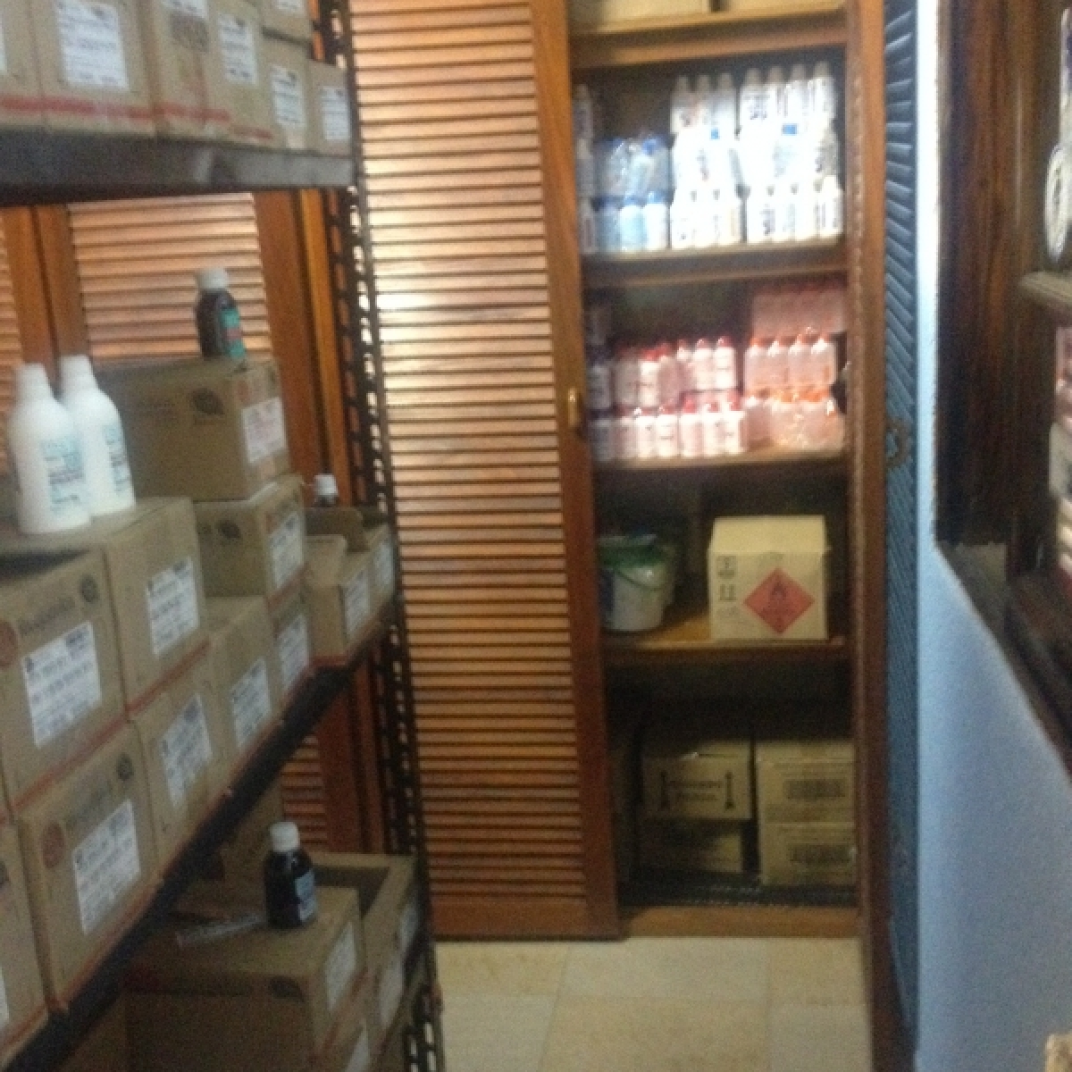 Distribuidora e Importadora. Produtos infantis( Puericultura ), Oficinais (varejinho) e Perfumaria