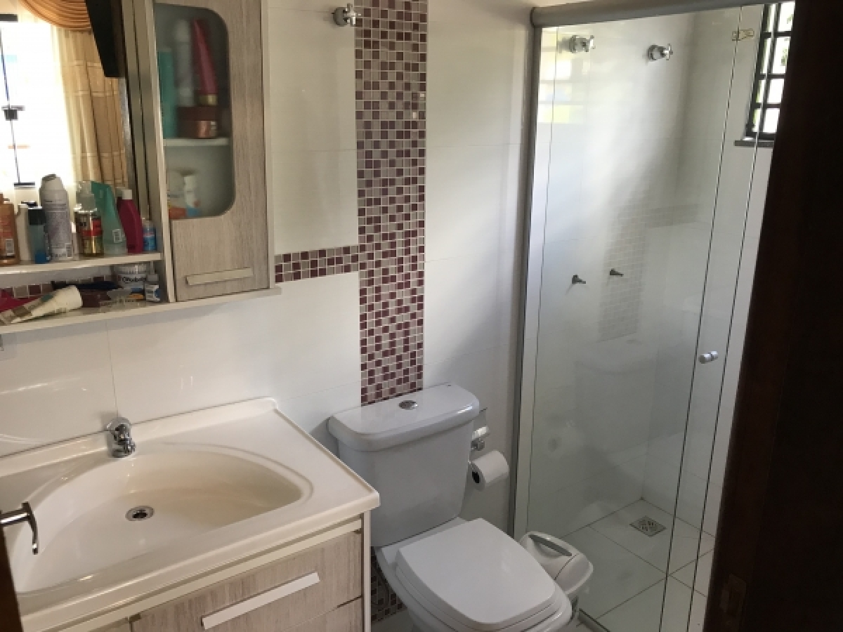 Vende-se Sobrado Triplex com espaço para Eventos