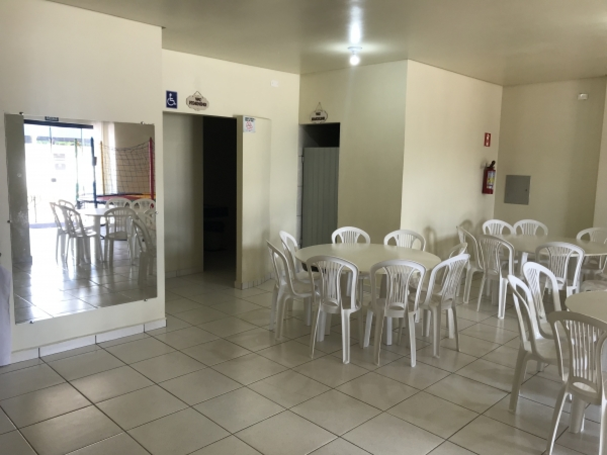 Vende-se Sobrado Triplex com espaço para Eventos