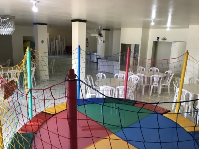 Vende-se Sobrado Triplex com espaço para Eventos