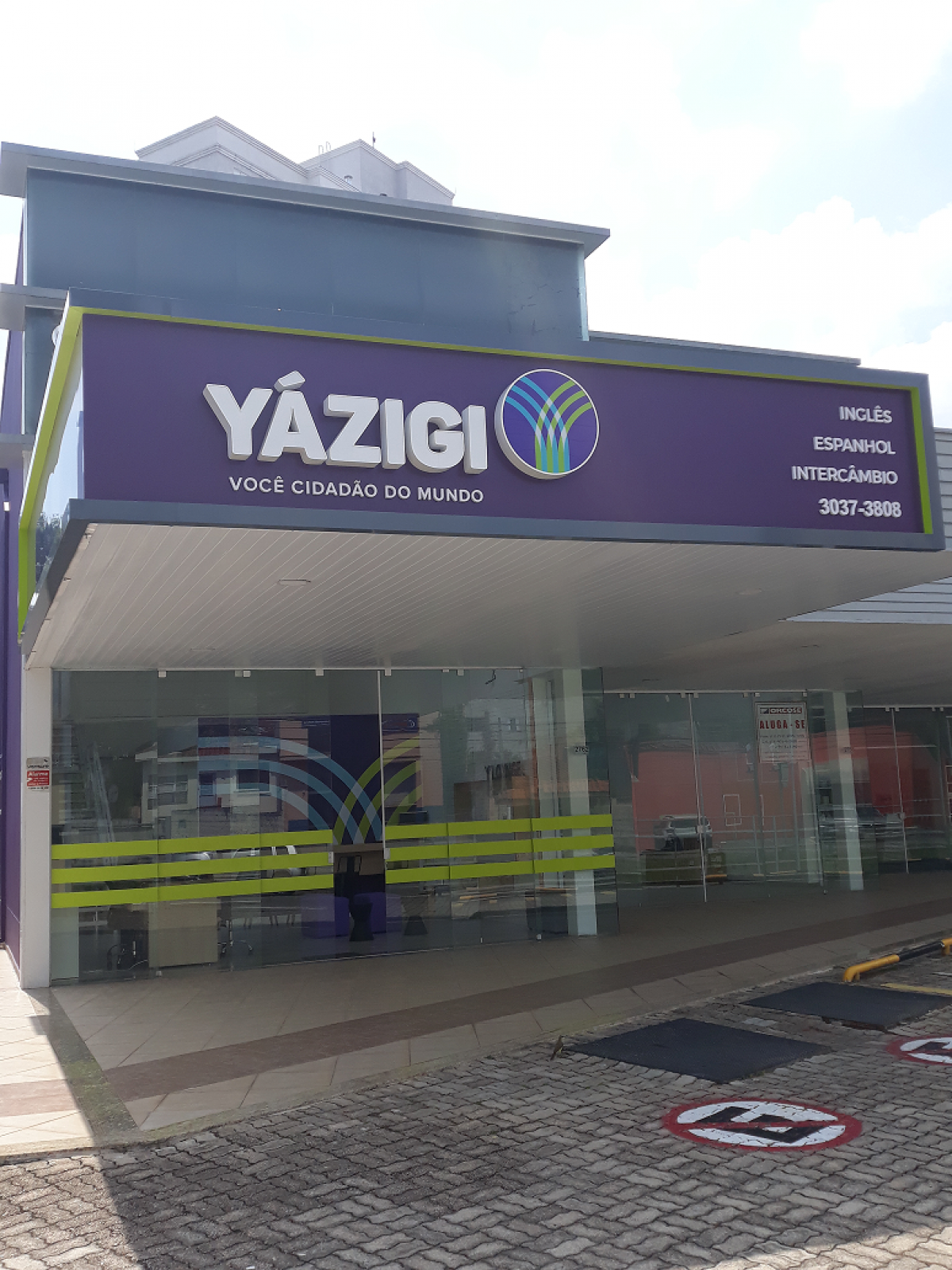 Escola de Idiomas Yazigi 