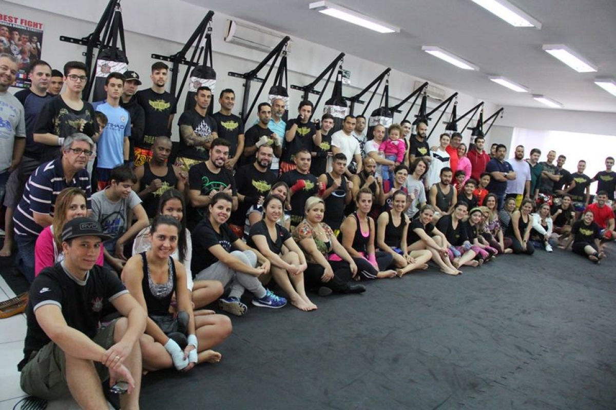 Linda Academia Tatuapé Muay Thai + Funcionais 