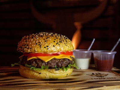 Hamburgueria em polo gastronômico à venda, 370m², localizada em Gravataí/RS