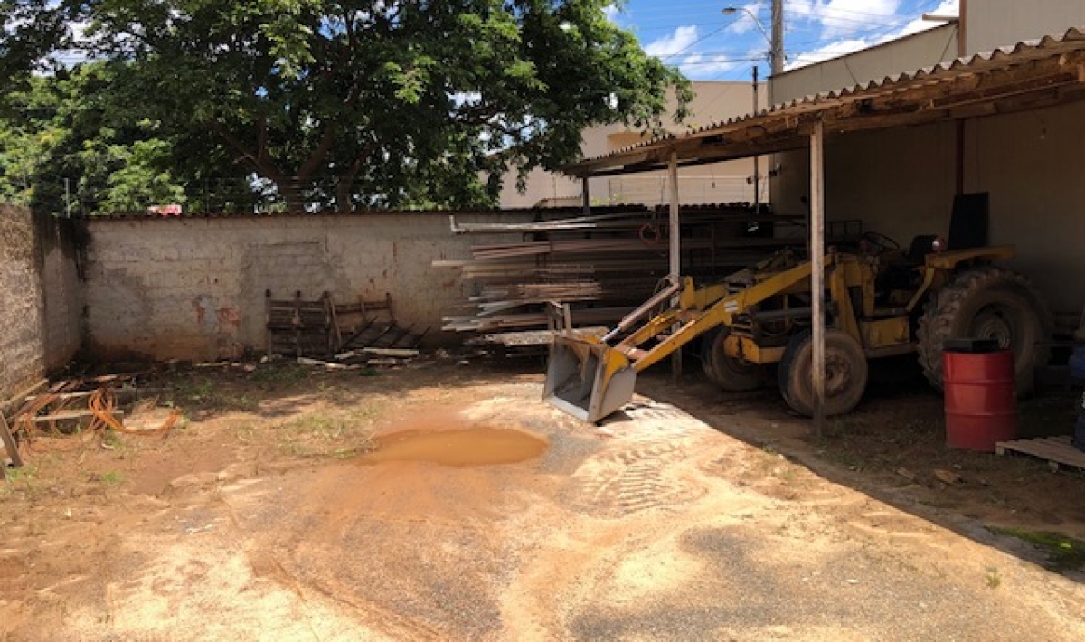 Vende-se Loja de Materiais de Construção