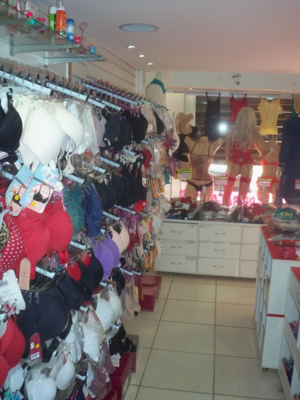 VENDO LOJA DE LINGERIE, MODA PRAIA E SEX-SHOP