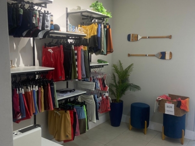 E-commerce de moda praia, shorts e board shorts feminino e masculino com sala física em prédio com infra estrutura e atendimento presencial 
