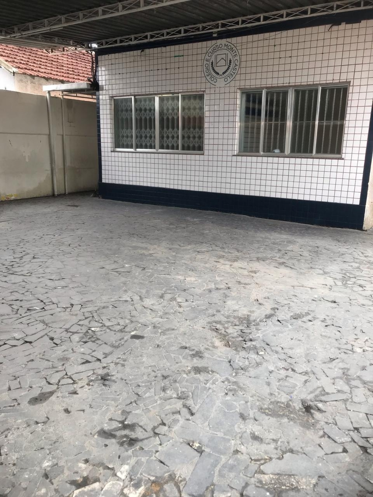 Vendo uma escola do integral ao quinto ano!