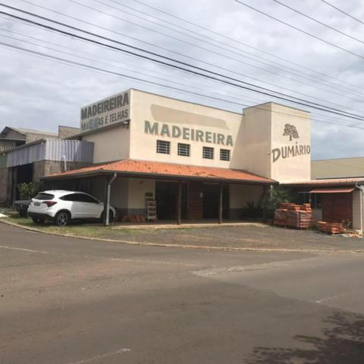 VENDE-SE MADEIREIRA