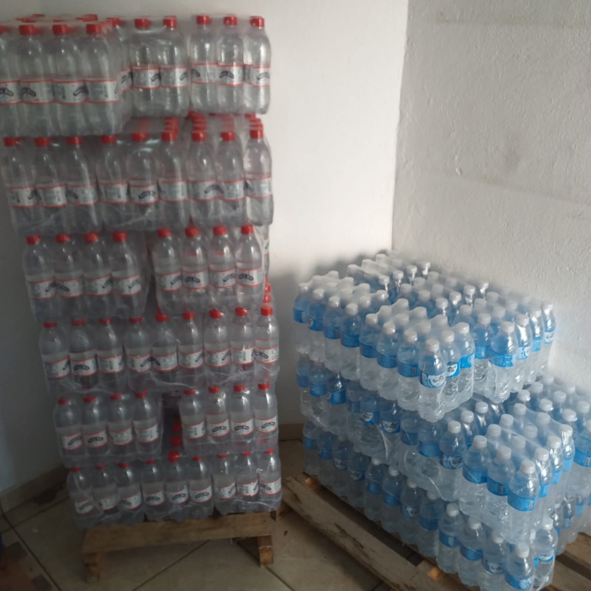 Vendo Comércio de Gás, Água e Acessórios.