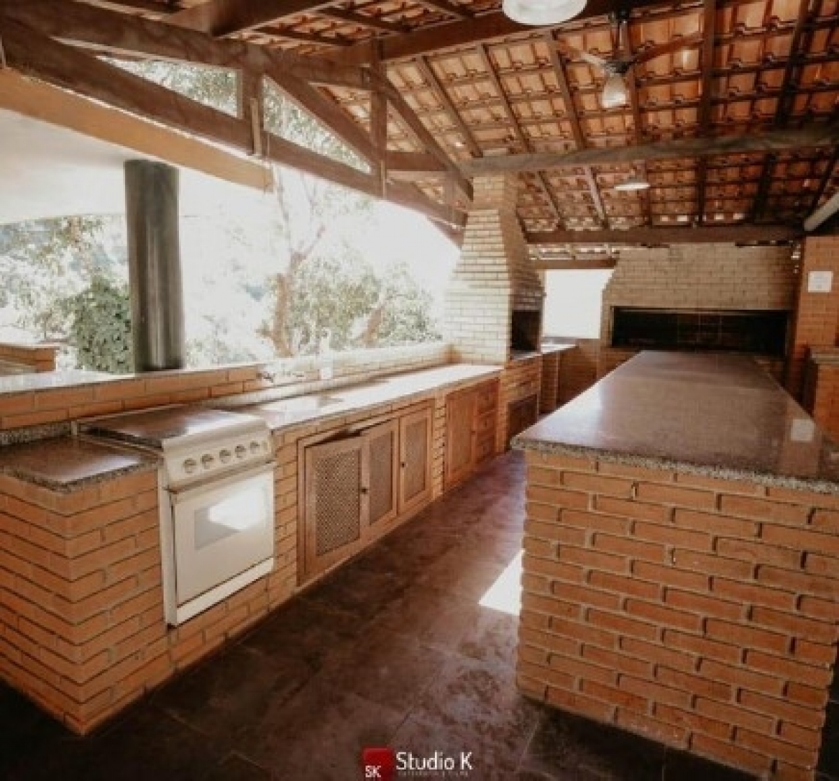 CHACARA DE EVENTOS COM CARTEIRA DE CLIENTE – 1500M ARÉ CONSTRUÍDA – 300 MIL ANUAL DE RECEITA
