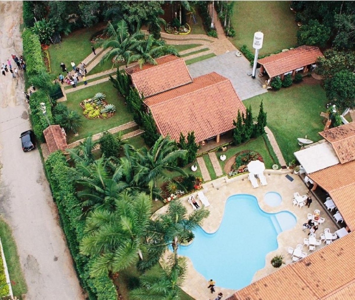 CHACARA DE EVENTOS COM CARTEIRA DE CLIENTE – 1500M ARÉ CONSTRUÍDA – 300 MIL ANUAL DE RECEITA