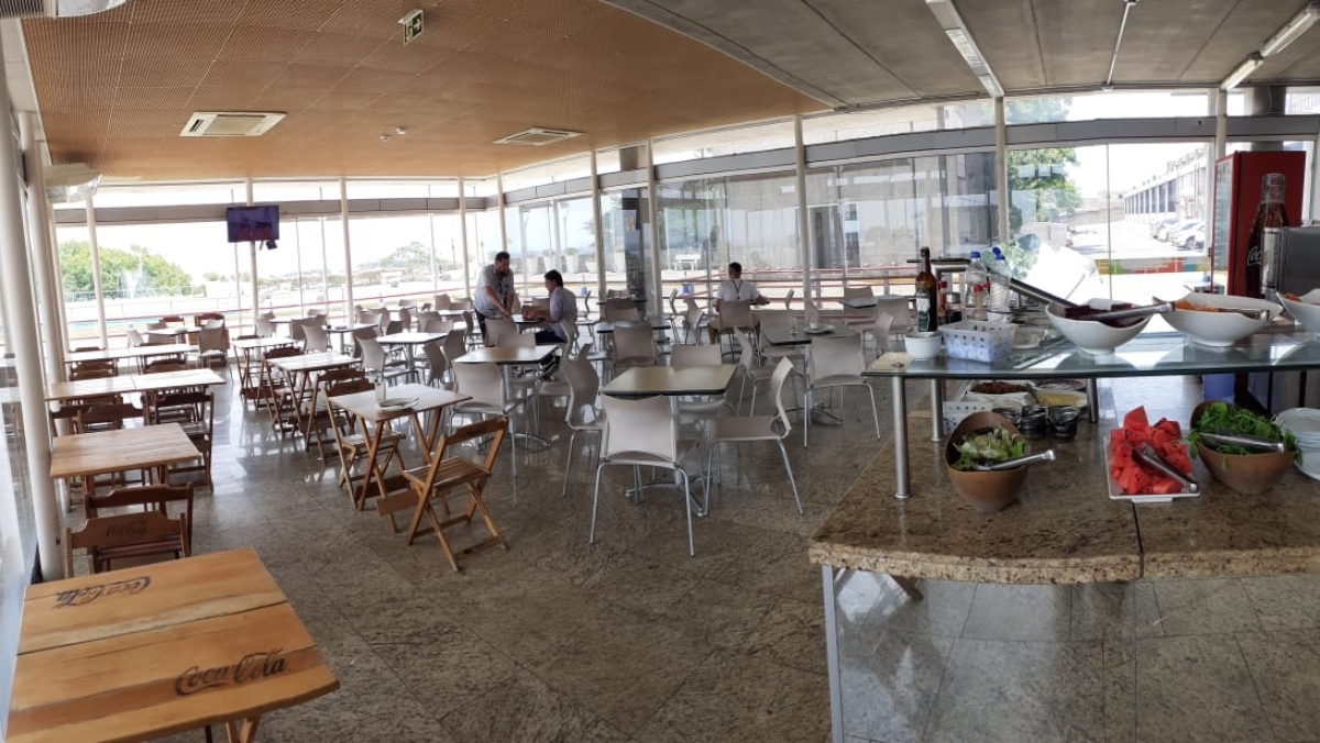 Vendo Restaurante/bar universitário completo