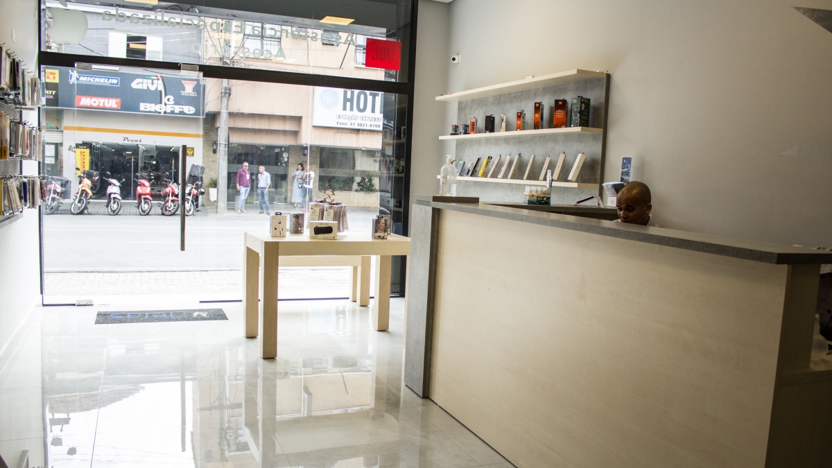 Oportunidade Única de Negócio no Setor de Assistência Técnica Apple em Curitiba