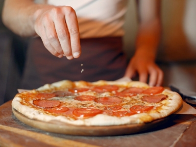 Vendo pizzaria com mais de 4 anos em frente a PUC