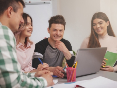 Vende-se Escola De Cursos Profissionalizantes 