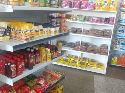 Mini mercado e panificadora