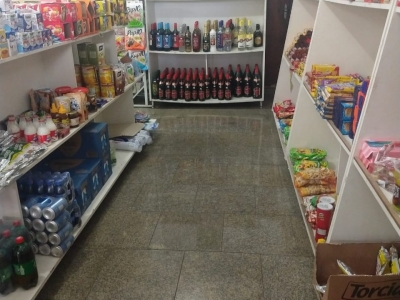 Mini mercado e panificadora