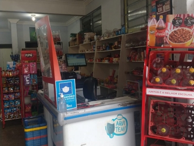 Mini mercado e panificadora