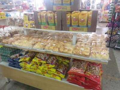 Mini mercado e panificadora