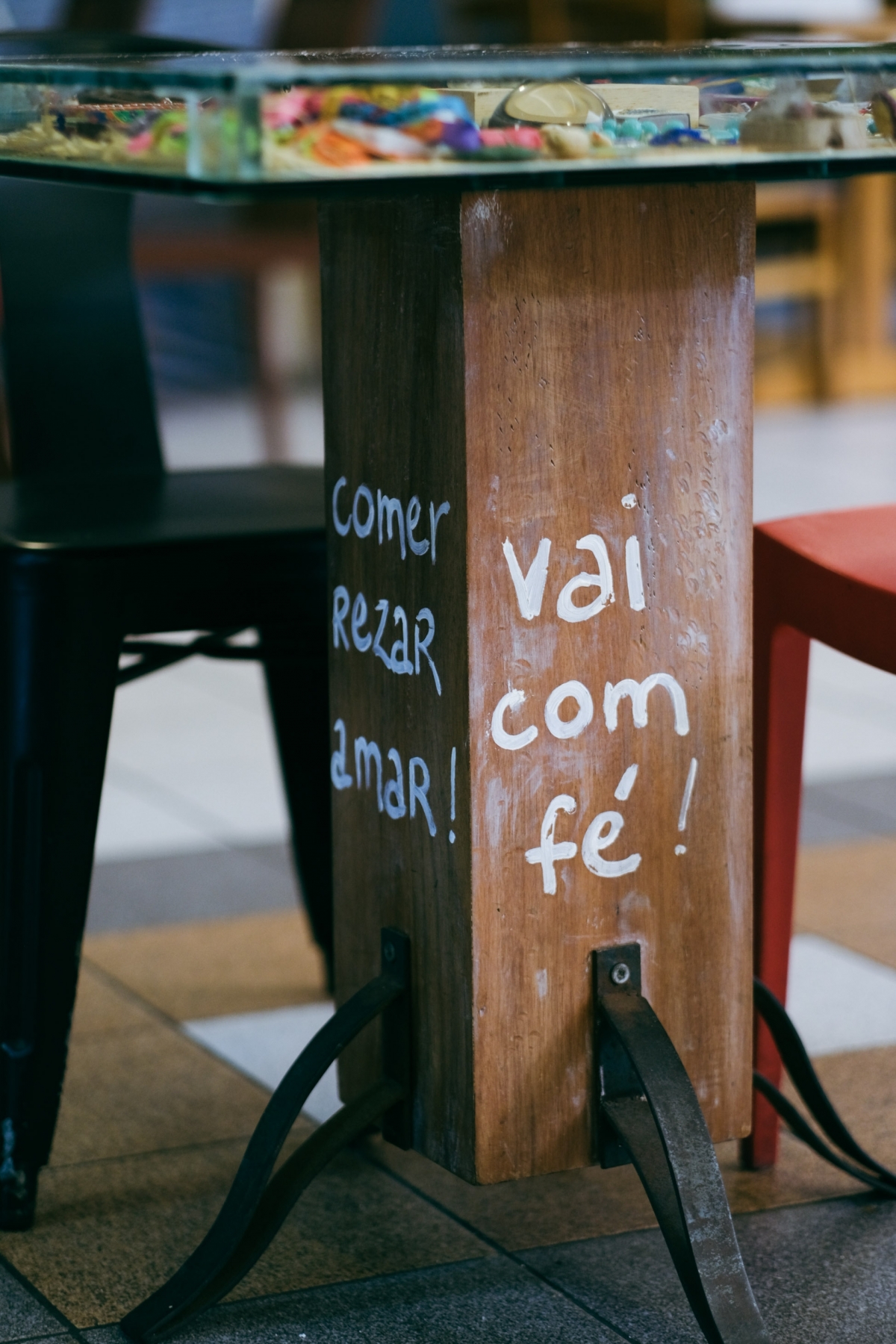 Vendo restaurante de comida natural consolidado no mercado há 24 anos e em pleno funcionamento. Totalmente equipado! 