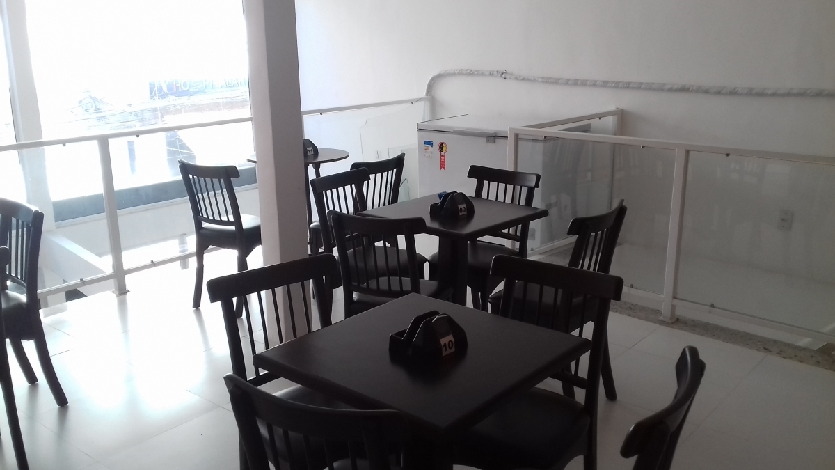 cafeteria e restaurante no centro da cidade